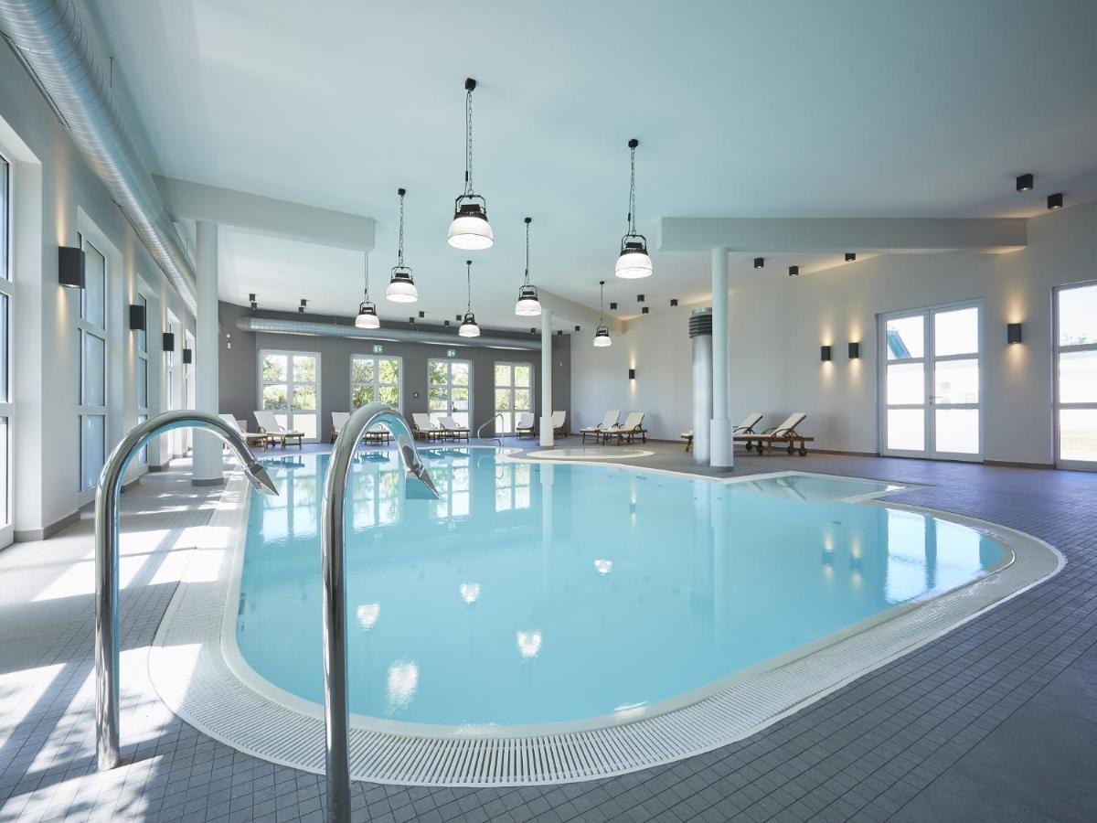 Reetland Am Meer - Premium Reetdachvilla Mit 2 Schlafzimmern, Sauna Und Kamin E04 Dranske Kültér fotó